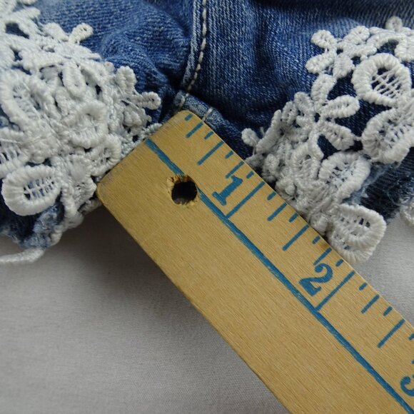 Wonder Nation Girl Youth Jean Short with Lace Flowers Size 3T - Picture 8 of 8